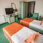 Oxford 4*