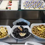 Oxford Hotel Mamaia