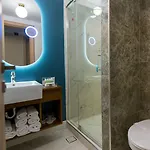 Oxford 4*