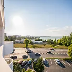 Oxford Mamaia