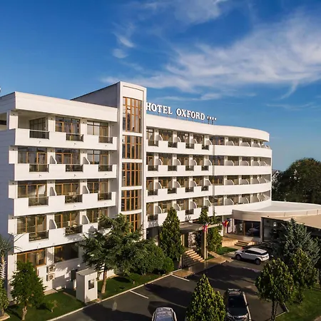 Oxford Mamaia