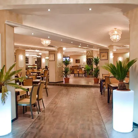 Hotel Oxford 4*