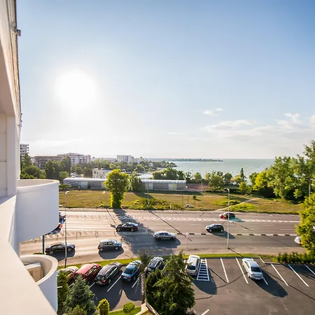 Oxford Mamaia