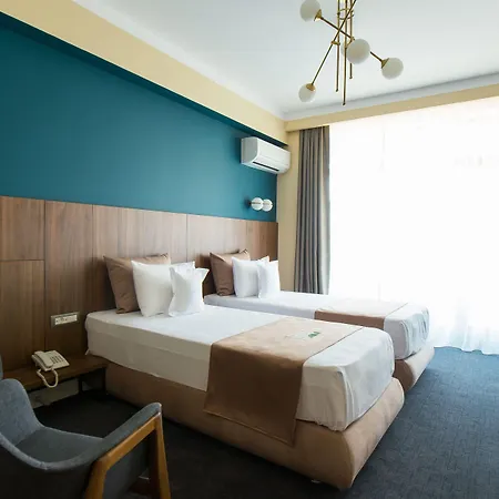 Oxford Hotel Mamaia